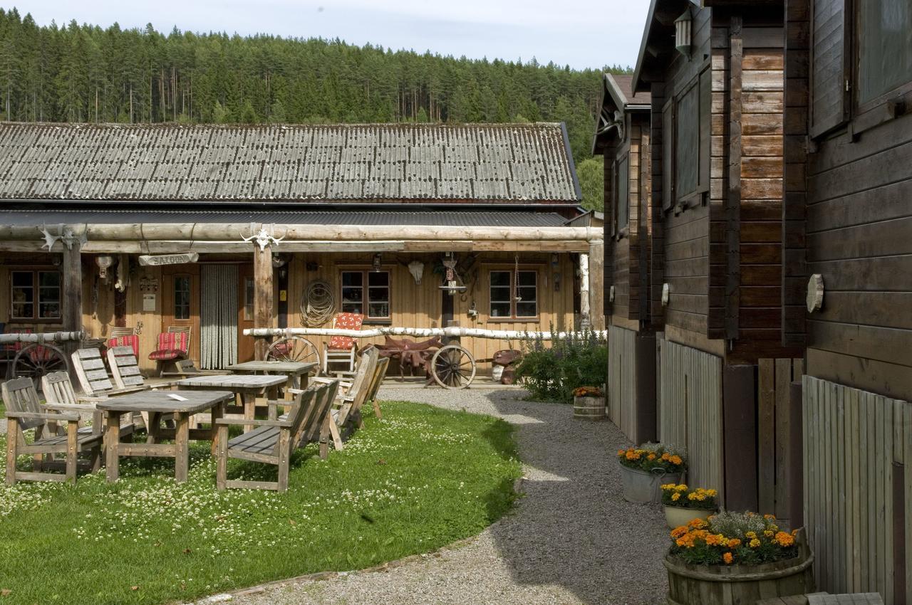Sun Dance Ranch Bed and Breakfast Ekshärad Buitenkant foto