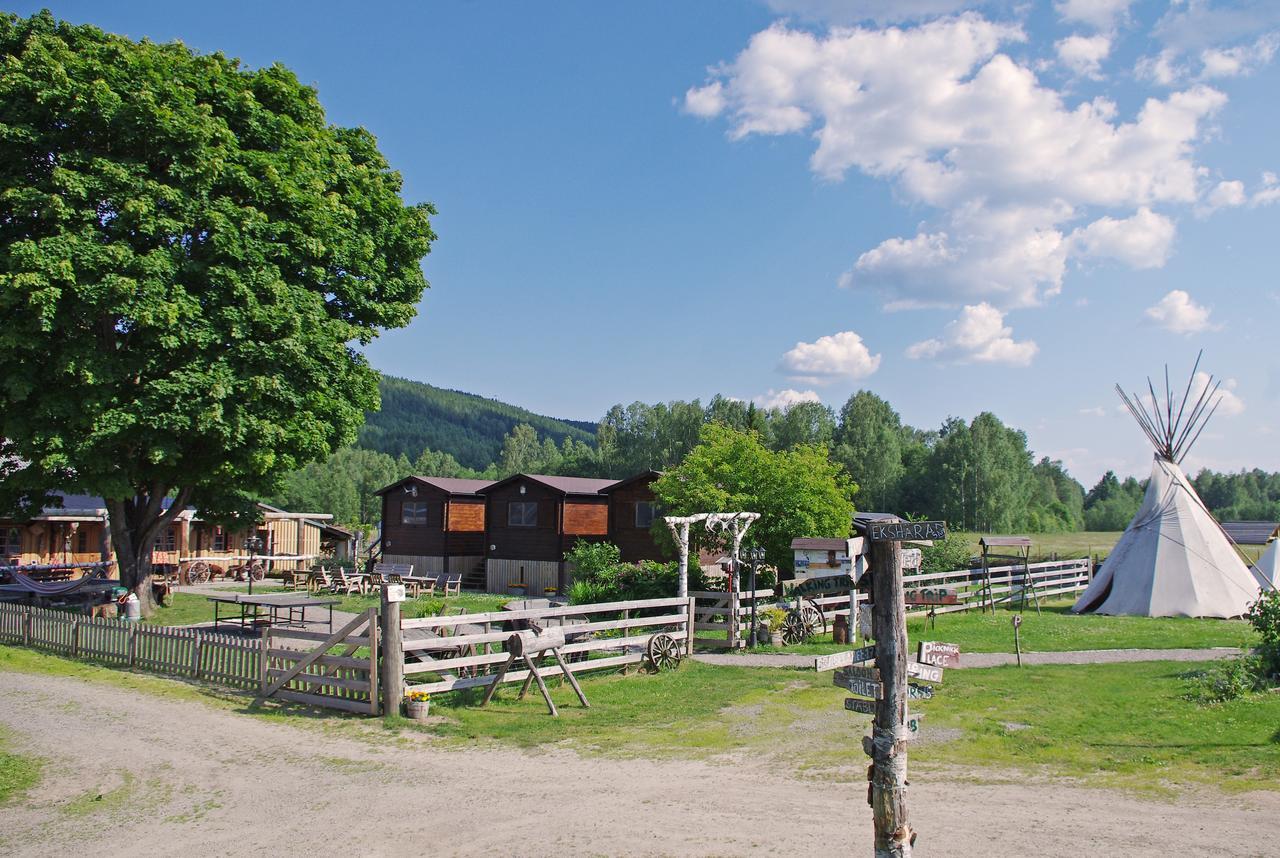 Sun Dance Ranch Bed and Breakfast Ekshärad Buitenkant foto